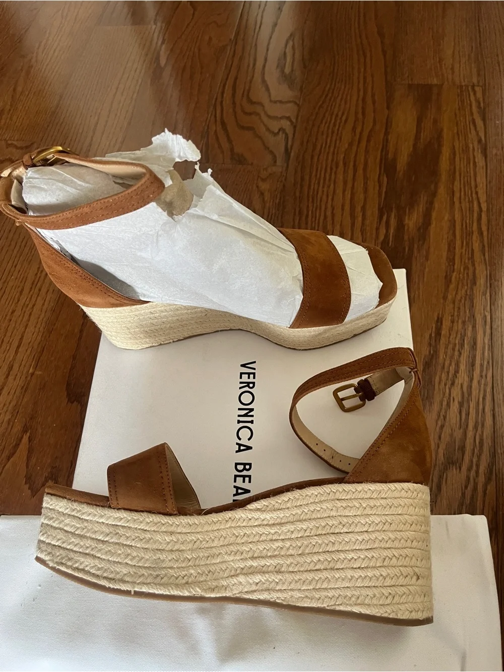 New Veronica Beard Caramel Gianna Sandals   Size 9.5